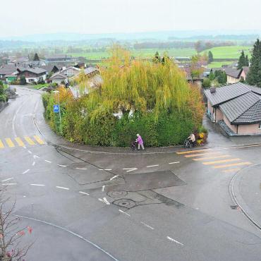 Bewusst die Diskussion suchen - Ausser auf den Kantonsstrassen soll in Boswil bald nur noch Tempo 30 gelten. So will es der Gemeinderat. Bild: Annemarie Keusch