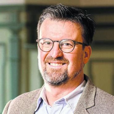 «Wir haben alles versucht» - Gemeinderat Beat Küng hatte die für viele schlechte Nachricht der Mehrwertabgabenpflicht zu verkünden. Bild: zg