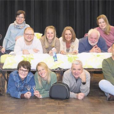 Gemütlichen Abend am Lindenberg - Das Theaterensemble des Männerchors Buttwil. Bild: zg