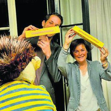 Mit ganz viel Heimatliebe - Stefan Sprenger und Esther Sorg mit ihrem Chnorrlimorrli. Bild: Archiv
