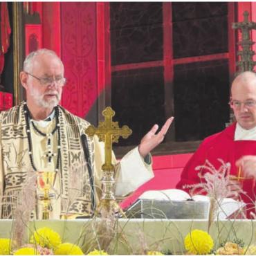 Von Dschihadisten entführt - Auf Einladung des Hilfswerks «Kirche in Not» besuchte Pater Hans Joachim Lohre (links) unter anderem die Pfarrei Villmergen und feierte hier mit Pfarrer Hans Peter Menz eine Messe. Bild: zg