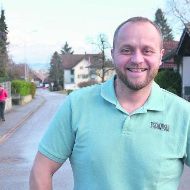 Zuerst andere Themen anpacken - Er wehrt sich dagegen, dass auf allen Gemeindestrassen nur noch 30 km/h gefahren werden darf: Marco Berger. Bild: Annemarie Keusch