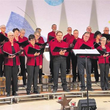 «Chum, mer wei es Liecht azünde» - Besinnliche Momente in der hektischen Vorweihnachtszeit – das beschert der Regi-Chor.
Bild: zg