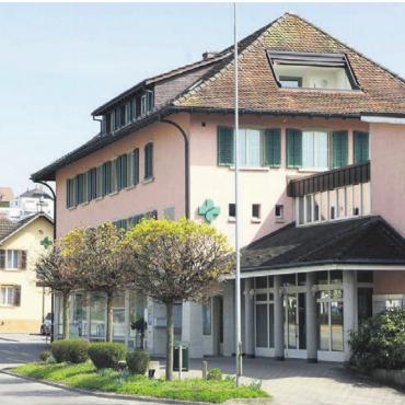 Leicht besser als im Vorjahr - Erfreuliche Zahlen aus dem Gemeindehaus in Dottikon. Es wurden mehr Steuern eingenommen als budgetiert. Bild: Archiv
