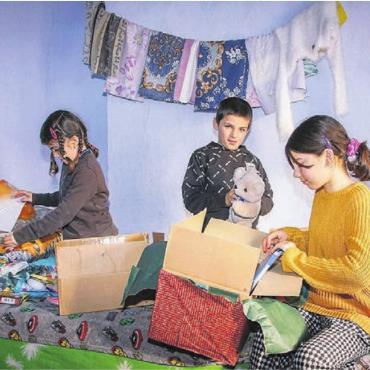 Solidarisch für Menschen in Not - Die Kinder in Moldawien freuen sich über die Geschenke aus der Schweiz. Bild: pd