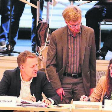 Reichen die Wohler Finanzen für sämtliche Begehrlichkeiten? Das Budget 2024 bereitet dem Gemeinderat Kopfzerbrechen (v. l.): Gemeindeammann Arsène Perroud, Vizeammann Thomas Burkard und Gemeinderätin Ariane Gregor. Bild: Stefan Sprenger