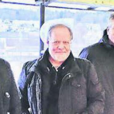 «Einfach schade» - Noch im vergangenen Sommer war man frohen Mutes vor der Eröffnung: Wirt Mathias Künzi, Architekt Roger Rüegsegger und die Investoren Renato Rocchinotti, Markus Koller, Urs Stocker und Rolf Erni (von links).