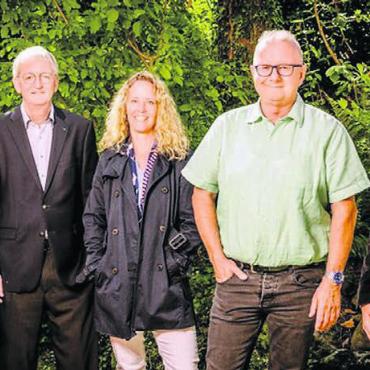 Befähigt, begeistert und wird bewegt - Aktuelle Schulleitungskonferenz (von links): Monja van Wegberg (Mittelstufe), Peter Hochuli (Bezirksschule), Sylvia Rodel (Sekundar-/ Realschule), Jörg Hauser (Kindergarten/Unterstufe), Thomas Weber (Gesamtleitung). Bild: zg