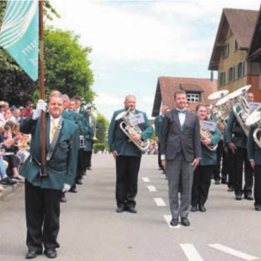 Erwartungen übertroffen - Die Musikgesellschaft Bünzen belegt am Sonntag den 2. Platz beim Paradewettbewerb Brassband. Bild: mo