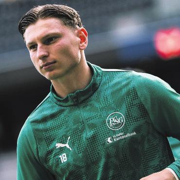 «Es ist erlaubt zu träumen» - «Ich bleibe am Boden.» Der Wohler Alessandro Vogt ist der Shootingstar des Schweizer Fussballs – und bleibt demütig. Bild: FC St.Gallen 1879