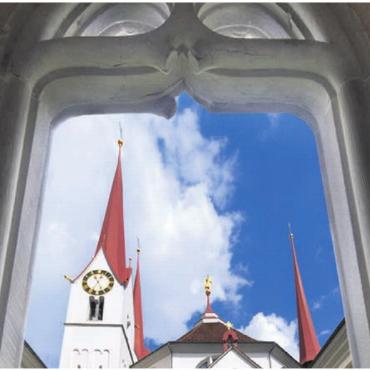 Eintauchen in die Klostergeschichte - Vom Kreuzgang gibt es einzigartige Ausblicke aufs Kloster. Bild: zg