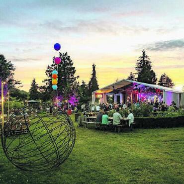 Sich rundum verzaubern lassen - Die Atmosphäre am «Sounds of Garden» ist einzigartig und vermag das Publikum immer wieder in Bann ziehen. Dazu kommt die vielfältige Auswahl der Künstler auf der Bühne.