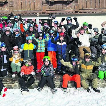 Sonne, Spass und «Frag de Heinz» - 37 Kinder aus Buttwil und Bettwil mit 11 Leitern verbrachten eine tolle Woche in Saas Grund.