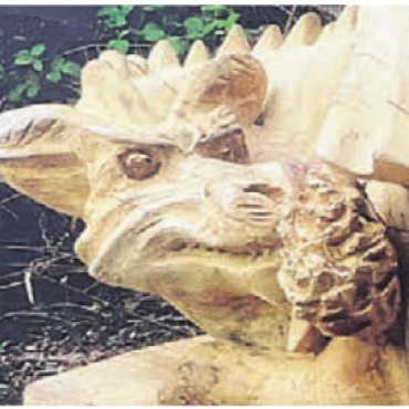 Drachen und anderes Getier - Die 13. Attraktion am Sagenweg rückt in den Fokus: das Drachenbänkli. Bild: zg