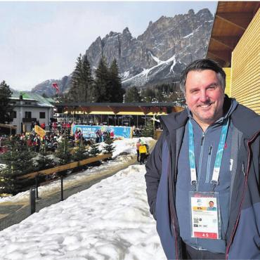 «Dankbar und genial» - Philipp Stöckli in Cortina d‘Ampezzo. Seit dem 31. Januar ist der Olympia-Austragungsort sein «Zuhause».
Bild: Stefan Sprenger