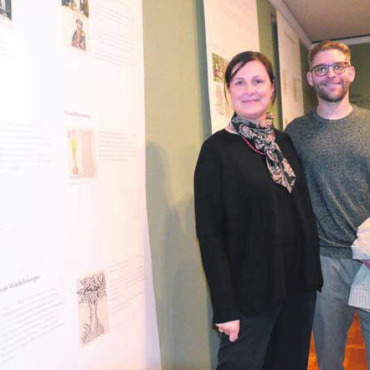 Zeitreise durch die Kräuterheilkunde - Kuratorin Beatrice Green freute sich über den Besuch von Daniel Käppeli.