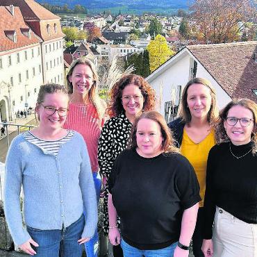 Weil ihnen Muri am Herzen liegt - Diese sechs Frauen wollen Muri mit ihren Ideen attraktiver machen, von links: Lea Küng, Steffi Stutz, Myrta Strebel, Steffi Haller, Valérie Weibel und Muriel Käppeli. Bild: zg