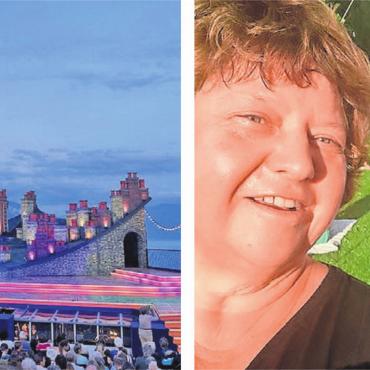Winter geht auch im Sommer - Am 18. Juli gingen Claudia Jaggi (links) und Pia Staubli an die Thunerseespiele. Die beiden Murianerinnen gewannen in dieser Zeitung Tickets für das Musical «Mary Poppins», wo die 14-jährige Freiämterin Noée Täschler eine Hauptrolle spielt. Jaggi schreibt: «Es war einfach genial. Das Bühnenbild war toll und alle haben super gesungen und gespielt. Man spürte viel Lebensfreude. Auch Noée Täschler hat es super gemacht. Wir gingen beschwingt wieder nach Hause.»