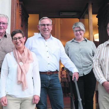 Nur die letzte Meile fehlt noch - Der letzte Vorstand der Genossenschaft Kabelfernsehanlage Muri, von links: Ruedi Laubacher, Karin Meier, Thomas Räber, Sandra Büchi und Urs Strebel. Bild: Annemarie Keusch