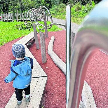 Zum Ausflugsziel entwickelt - Spielerisch können sich die Kinder auch in Geschicklichkeit üben. Bild: Stefan Sprenger
