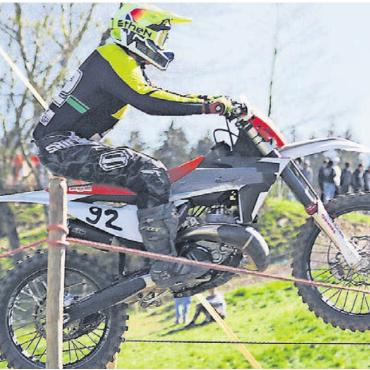 Spektakulär und emotional - 5. und 6. April: Das 68. Motocross Wohlen lockt über 14 500 Besucher zum Schloss Hilfikon. Rund 550 Fahrer messen sich vor der imposanten Kulisse.