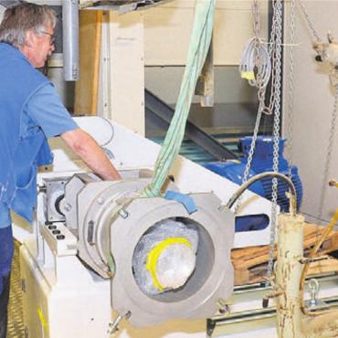 Ein Bekenntnis zu Auw - Einbau der neuen Compactor-Anlage bei der Multiforsa in Auw. Bild: zg