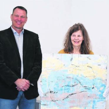 Wie Detektive auf der Schatz-Suche - Sie fiebern voller Vorfreude der speziellen Ausstellung entgegen (v. l.): Robert Keller, Gemeinderat Roland Vogt, Verena Schütz und Monika Knecht. Bilder: Daniel Marti