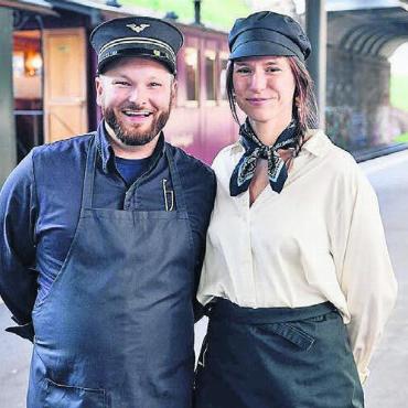 Viele fast kitschige Momente - Nicolà Bloch und Carla Opetnik lancierten das «Tiny Dining House» und dürfen schon nach einer Saison sagen: Ihr Angebot kommt an. Bilder: zg