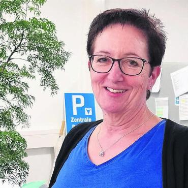 Sogar Vögel landen hier - Sonja Stettler unternimmt viel, indem sie telefoniert und recherchiert, um die Fundgegenstände an ihre Besitzer zurückzuführen. Bild: Verena Anna Wigger