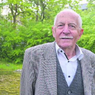 Viel Natur im Herzen Muris - Robert Wild im Naturpark mitten in Muri. Bild: ake