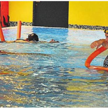 Sie erschwimmen Mut für mehr - Der Frauenschwimmkurs im Therapiebad der St. Josef-Stiftung in Bremgarten ist in seiner Art der einzige im Kanton Aargau. Das Angebot wird sehr geschätzt und ist immer schnell ausgebucht.