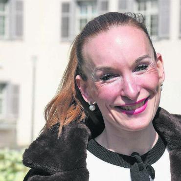 Dem Wandel im Sterben begegnen - Die reformierte Pfarrerin Cindy Studer begegnet dem Wandel beim Sterben und der letzten Ruhestätte mit einem Leitfaden in Form eines E-Books. Bild: Verena Anna Wigger