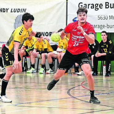 Schnelles Wiedersehen - Der Murianer Noel Angehrn (mit Ball) sagt: «Ich erwarte, dass wir alles geben und als Sieger vom Platz gehen.» Bild: tvm