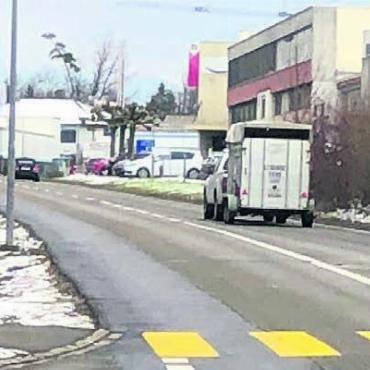 159 Millionen für den Strassenbau - 1,1 Millionen Franken lässt sich der Kanton die Deckbelagssanierung der Luzernerstrasse am südlichen Ortsrand von Muri kosten. Bild: tst