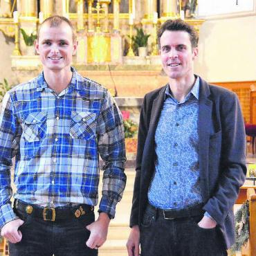 Claudio Gabriel, Seelsorger der katholischen Kirche, und Reto Studer, Pfarrer der reformierten Kirche Kelleramt (von links), planen im neuen Jahr ein besonderes Weihnachtsfest. Bild: Celeste Blanc