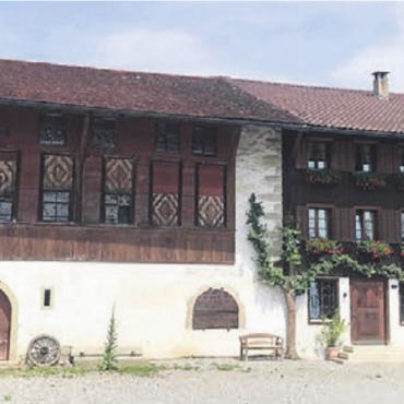 Von Mühlau nach Oberrüti - Die Wanderung führt am Amtshaus Meienberg vorbei. Bild: zg