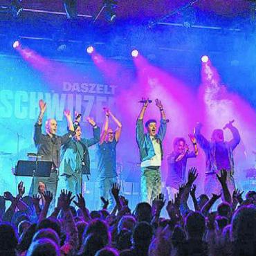 «Schwiizer Hits» und Talente - Bei der Show «Schwiizer Hits» werden etliche Schweizer Promis auf der Bühne stehen. Bild: pd
