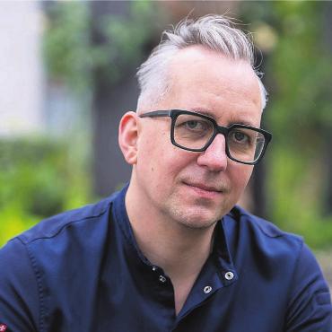 Ausgezeichnet am offenen Feuer - Sebastian Rabe, Küchenchef des Hotels Caspar in Muri, hat die Kulinarikexperten bei Gault Millau begeistert. Bild: zg