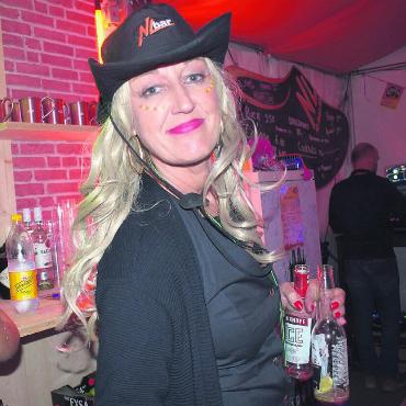 NL-Bar ist bald Geschichte - Über zwei Jahrzehnte lang empfing Manuela Spieler ihre Gäste in der NL-Bar. Sie ist Gastgeberin aus Leidenschaft. Bild: zg