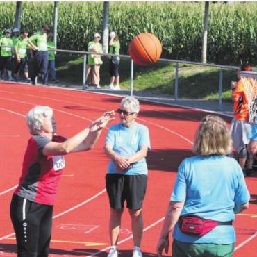 Das Strahlen überwiegt - Korbball war eine der verschiedenen Disziplinen an der AG-Meisterschaft Polysport.