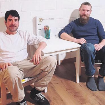 Blockierende Überzeugungen aufheben - Das Team von Hypnose Wild: Christian Wild (links) und Kevin Käppeli. Bild: zg