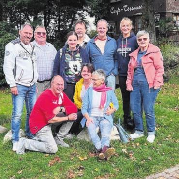 Bald wieder Premiere - Die Theatercrew hat sich in Todtmoos auf die Aufführungen vorbereitet. Bild: zg