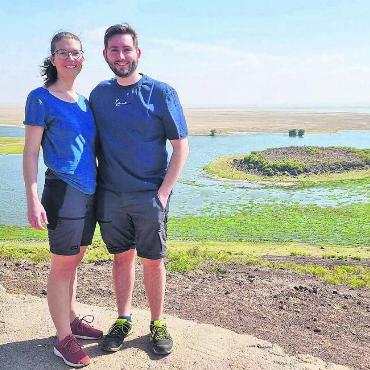 Am Anfang stand ein Pick-up - Die Natur fasziniert sie, auch hier im Ambaseli-Nationalpark in Kenia: Manuela Quero und Remy Marthaler. Bilder: zg