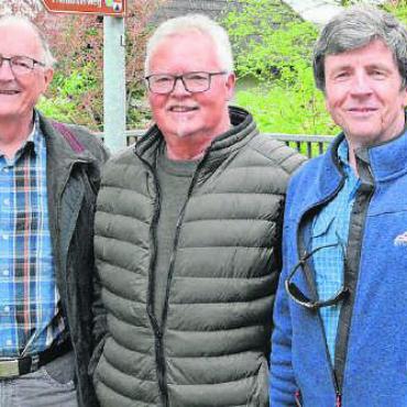 Der Weg ist das Ziel - Sie schauen zum Rechten: Peter Burri, Felix Saxer und Ruedi Gautschi (von links). Bild: cbl