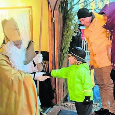 «Mein grösstes Weihnachtsgeschenk» - Selbstverständlich begegnet man am Christchindli-Märt auch dem Samichlaus.