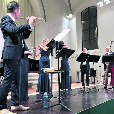 Tradition der Musik und Begegnung - Das Konzert mit den renommierten Musikerinnen und Musikern bildete den krönenden Abschluss von «Flautando». Bild: zg