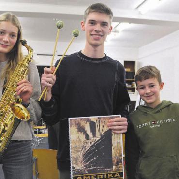 Der nächste, logische Schritt - Jael Bircher, Andreas Meienberg und Felix Zimmermann – gleich drei junge Leute aus Muri mit grossem musikalischem Potenzial. Bild: Annemarie Keusch