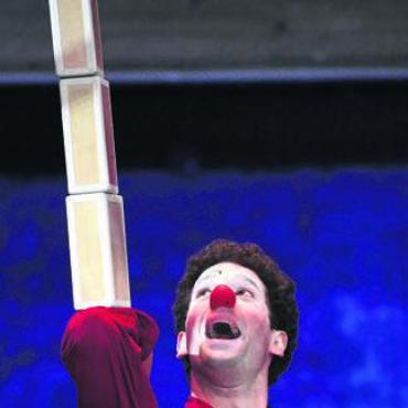 Das Dutzend ist toll - Zwischen Spass und Spektakel: Clown Joaquim Verriere.