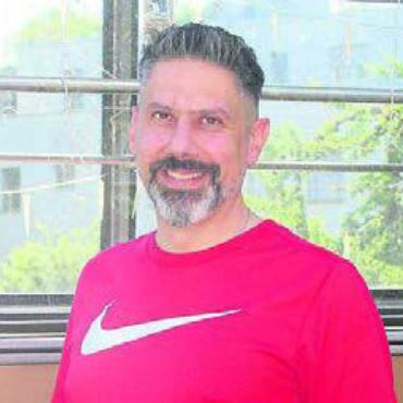 Zwischen Praxis und Eishalle - Nati-Physiotherapeut Fabio Rampa. Bild: jl