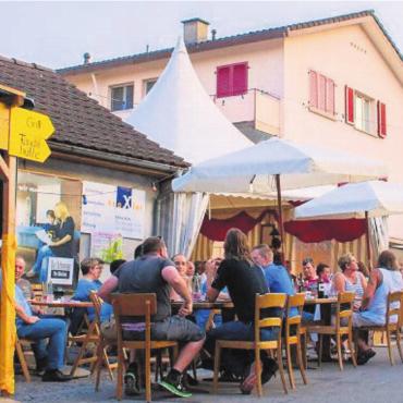 Drei Tage Ausnahmezustand - ... in einem der «Beizli» oder «open air» auf der Partymeile.